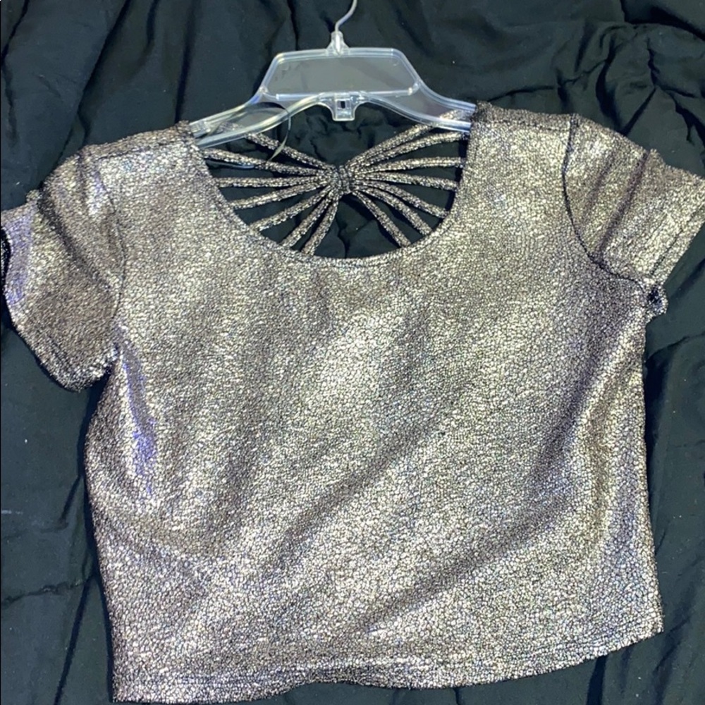 Metallic top